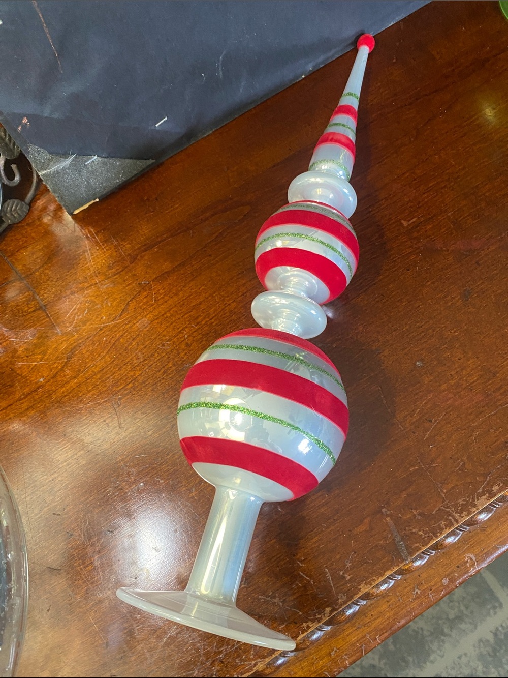 Sam's West Glass Christmas Table Pieces - Picture 4 of 13